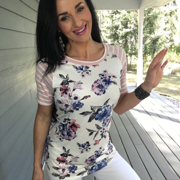 First Look Tops - New Short sleeve floral pink and blue top